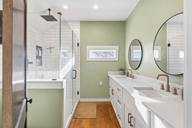 Building Photo - Furnished Country Home For Rent