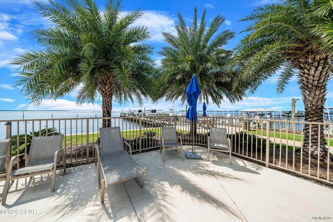 Building Photo - 2100 W Beach Dr