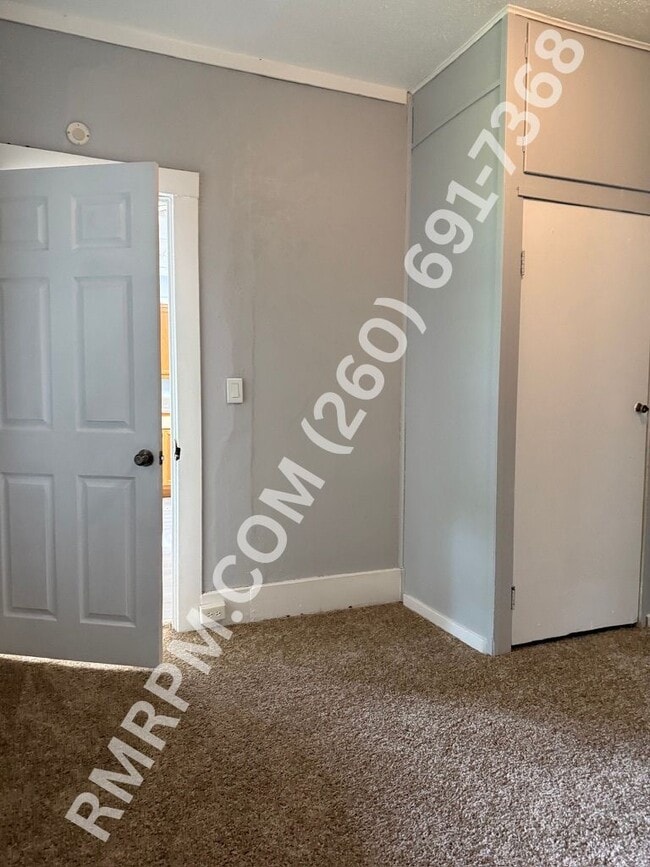 Building Photo - 641 Byron St