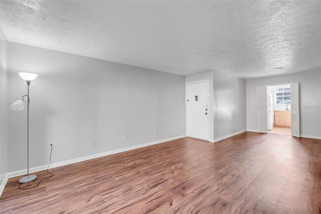 Building Photo - 4212 Lake Underhill Rd