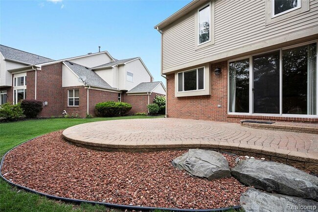 Building Photo - 50353 Livingston Dr