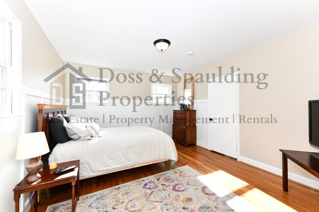 Building Photo - 4202 Henderson Rd