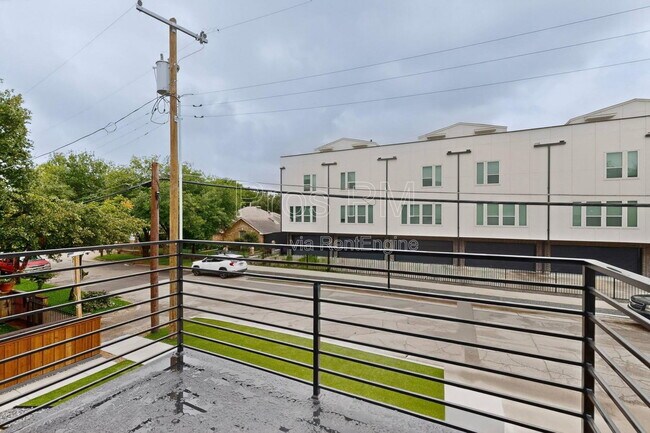 Building Photo - 2226 Shea Rd