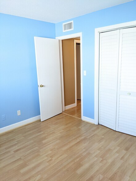 Secondary Bedroom - 3061 NE 49th St