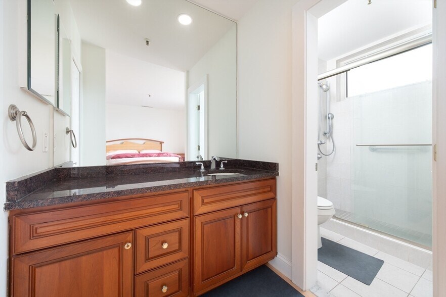 Building Photo - 6 Canal Park