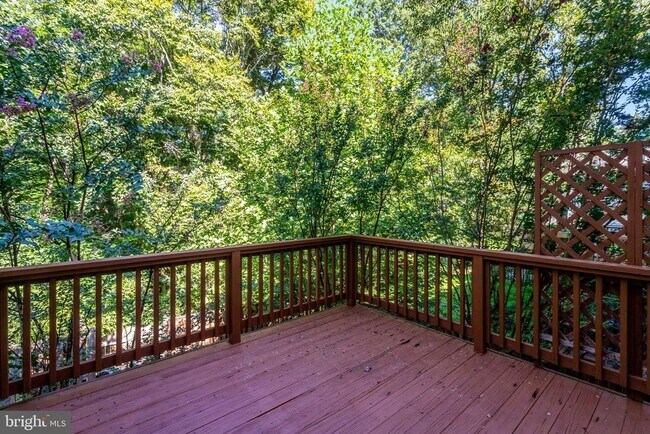 Building Photo - 7416 Spring Tree Dr
