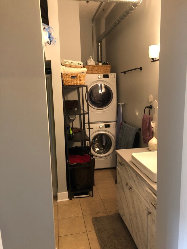 Building Photo - 56 Monroe Center St NW