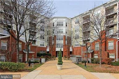 Building Photo - 1625 International Dr