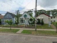 Building Photo - 614 NE 20th Ave