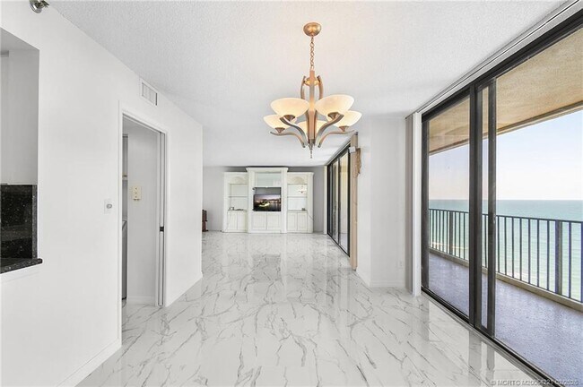 Building Photo - 8750 S Ocean Dr