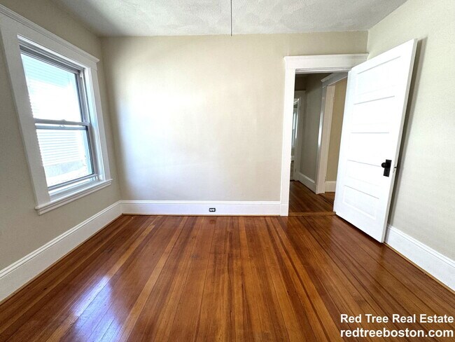 Building Photo - 20 Hunnewell Ave