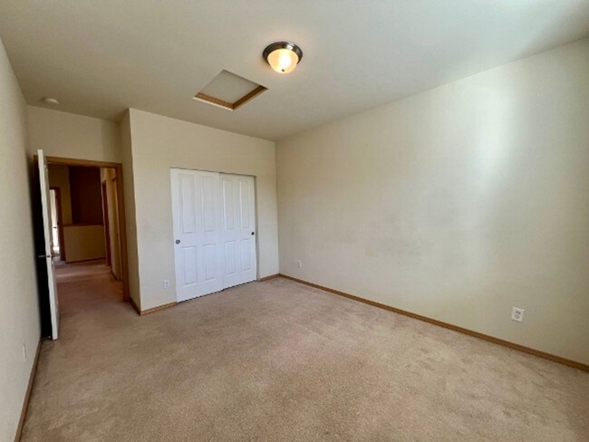 Building Photo - PENDING APPLICATION; Pet Friendly 3 BD Tow...