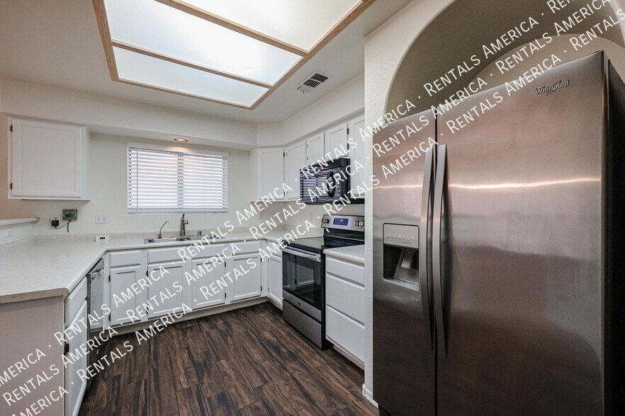 Building Photo - 8849 S 51st St