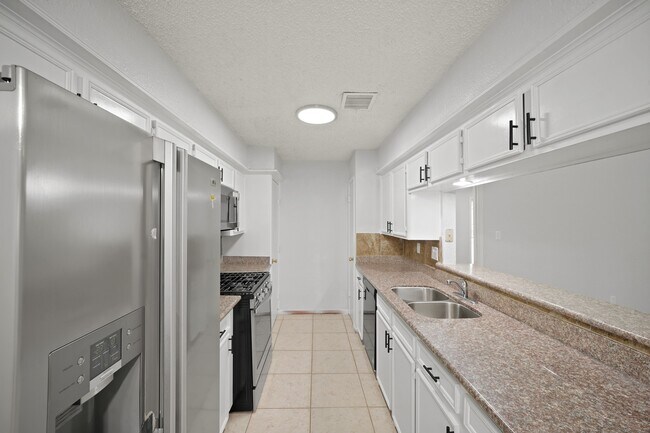 Building Photo - 22202 Cimarron Pkwy