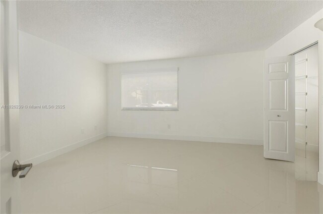 Building Photo - 10241 NW 9th St Cir