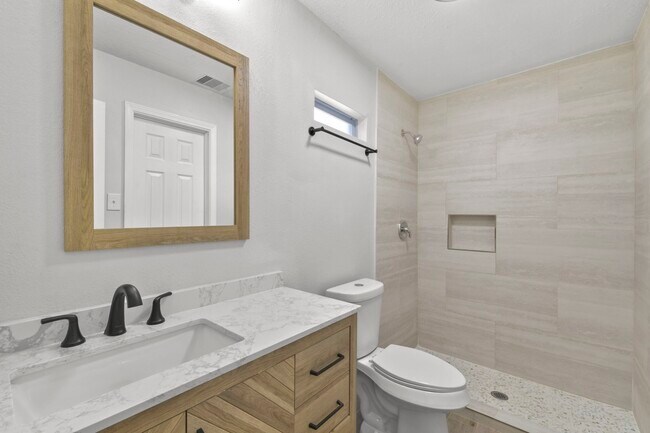 Building Photo - 3718 Dreyfus St