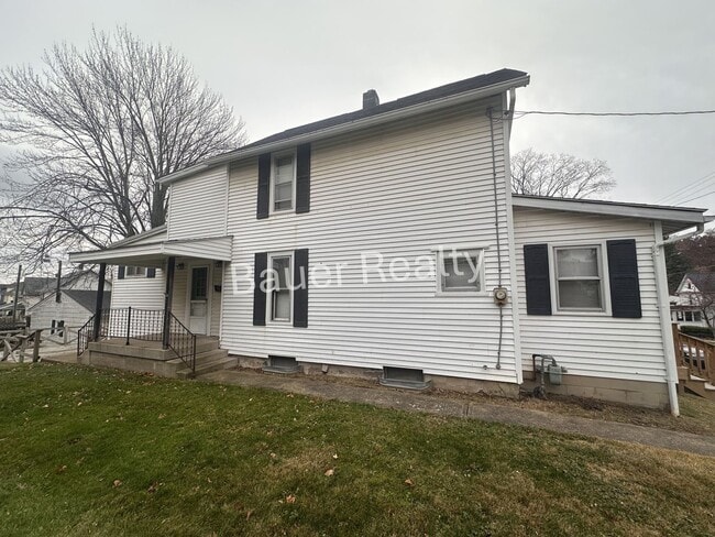 Building Photo - 3 -4 Bedroom Home Near Brookside Park