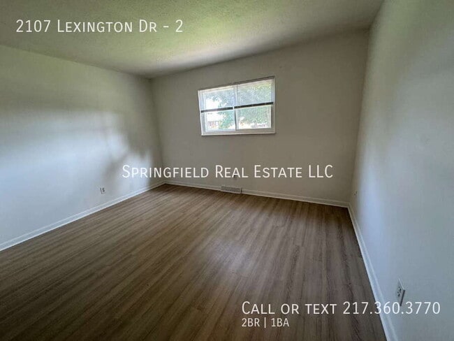 Building Photo - 2107 Lexington Dr