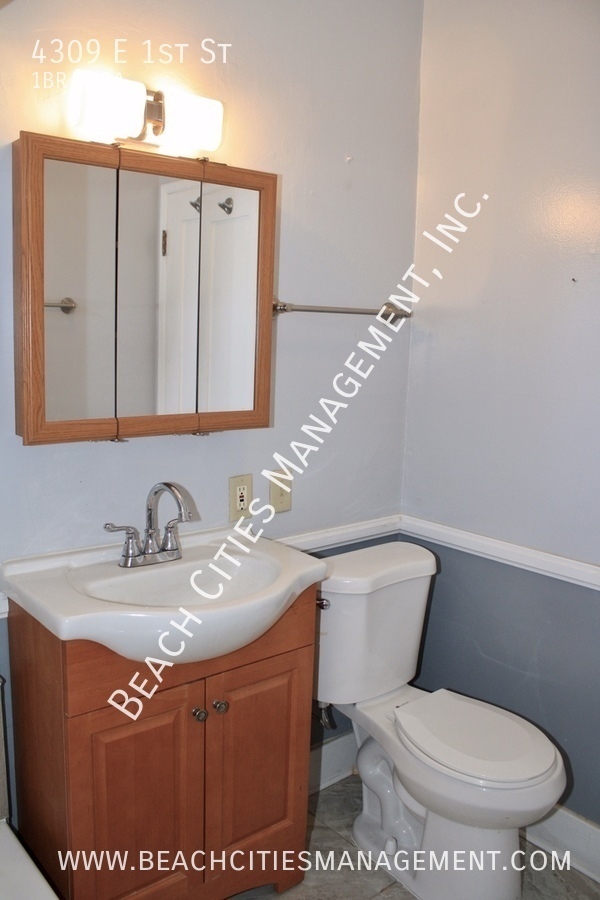 Building Photo - Lovely One Bedroom in Belmont Shore with g...