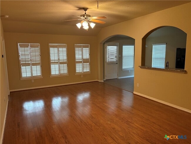 Building Photo - 374 Posey Pass