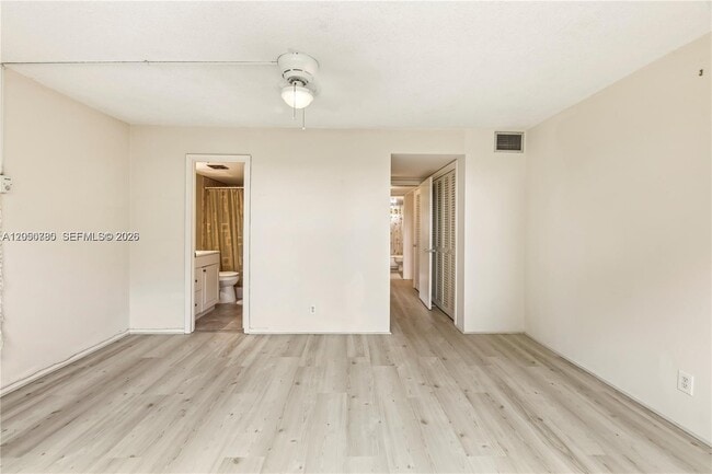 Building Photo - 4025 N Federal Hwy