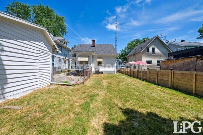 Building Photo - 3617 Homewood Ave