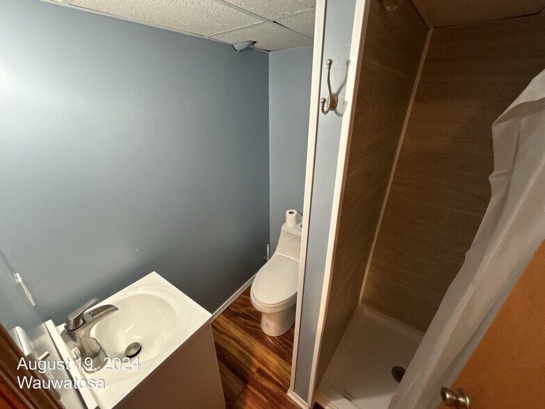 Building Photo - 9431 W Marion St