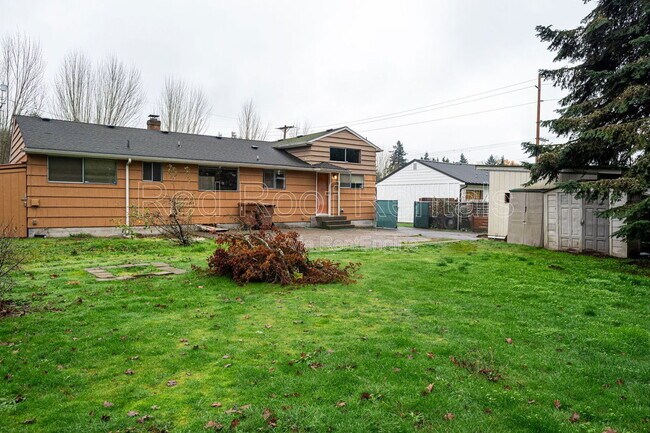 Building Photo - 6232 S Wapato St