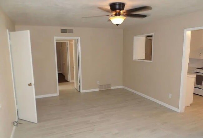 Building Photo - Oak Park Duplex
