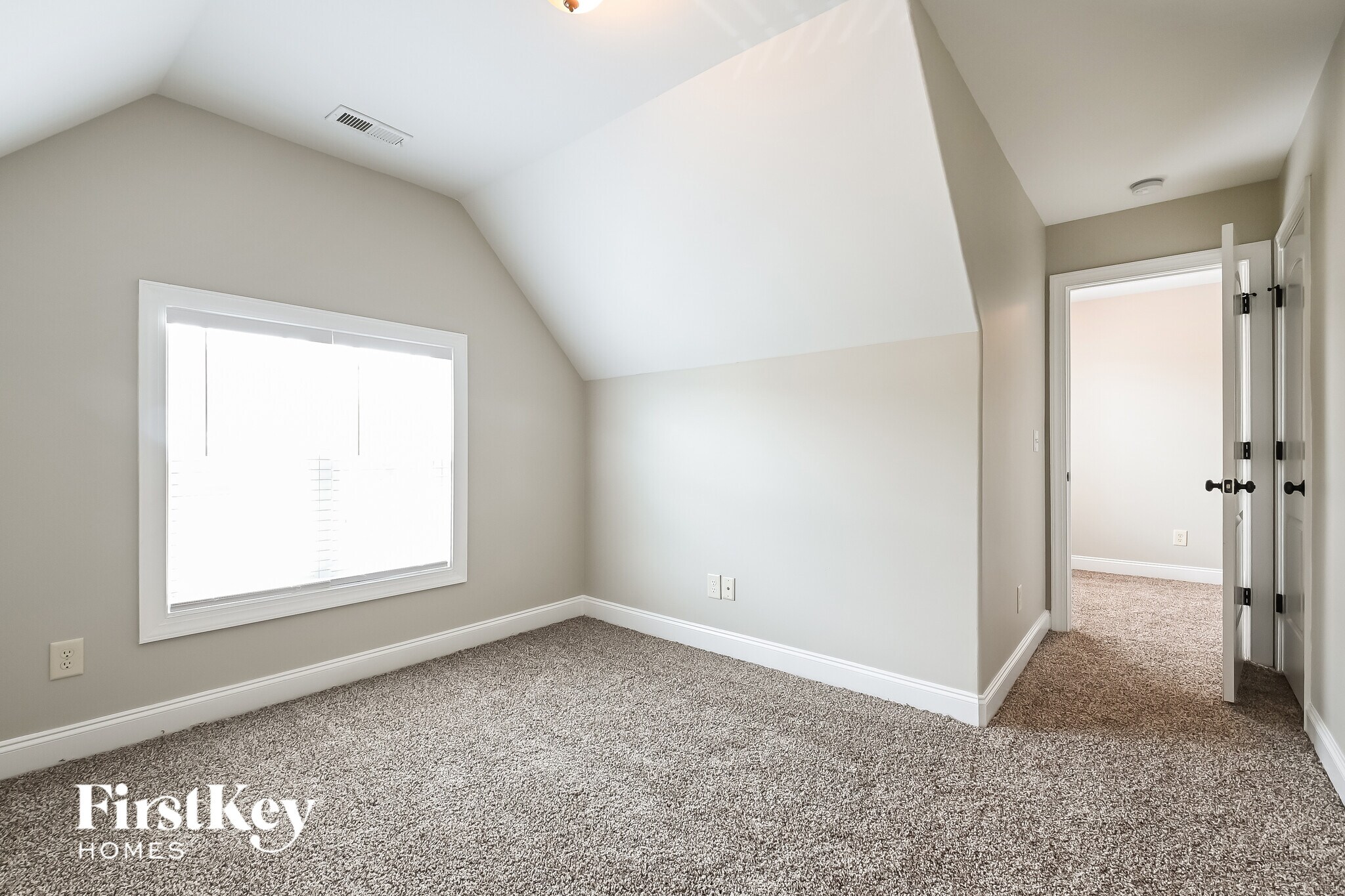 Building Photo - 1011 Bridlemine Dr