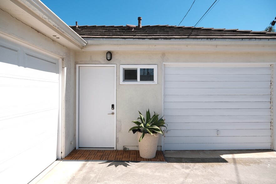 Building Photo - 4365 Cerritos Ave