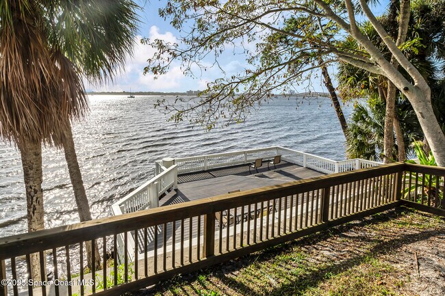 Building Photo - 225 S Tropical Trail