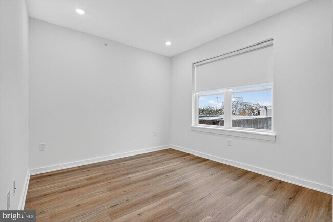 Building Photo - 2219 N 4th St