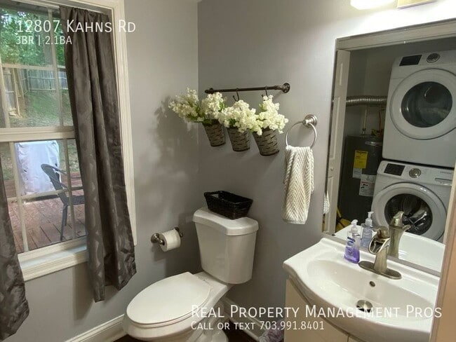 Building Photo - 12807 Kahns Rd