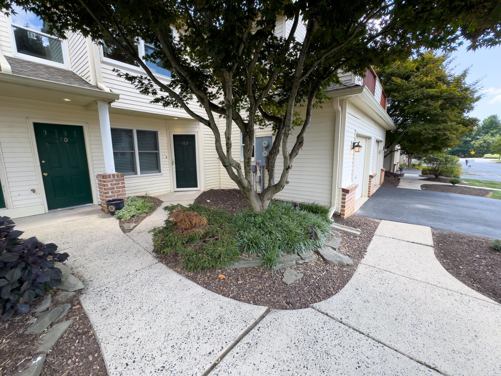 Building Photo - 162 Lindfield Cir