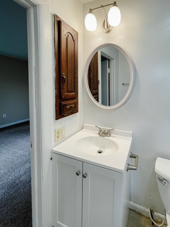 Building Photo - Coming Soon! Cozy 2 Bed / 1 Bath Home — Pet Friendly!