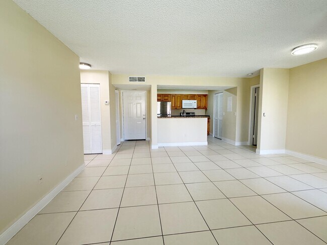 Building Photo - 1241 SW 46th Ave