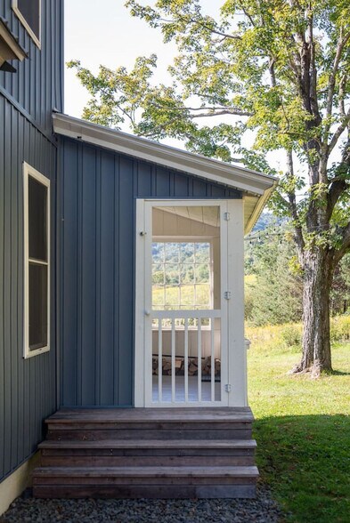 Building Photo - 2697 Chambers Hollow Rd