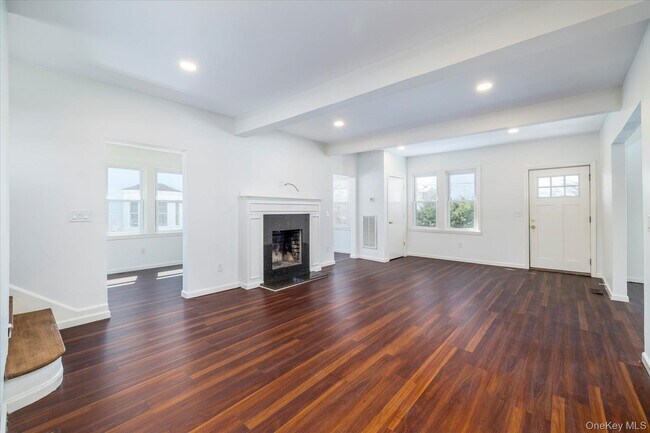 Building Photo - 31 N Lewis Pl