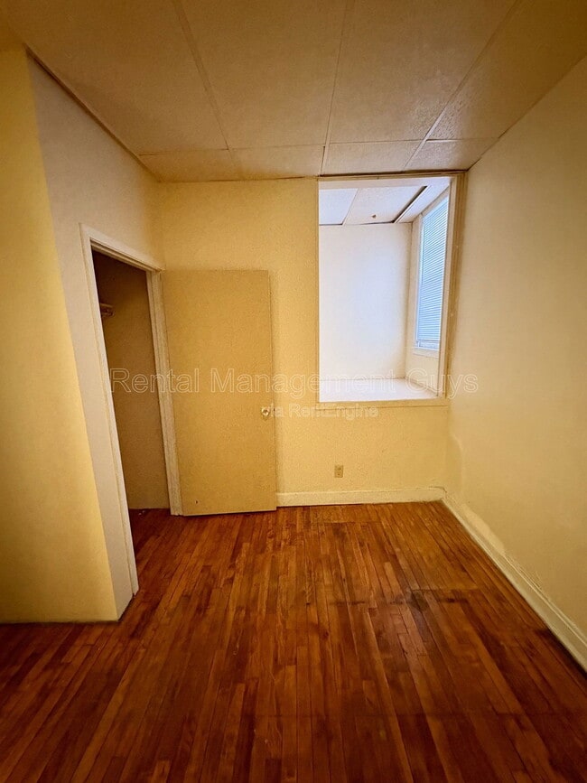 Building Photo - 529 Stryker Ave