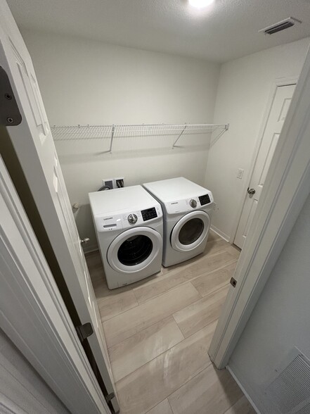 Laundry - 120 NW 25th Ave