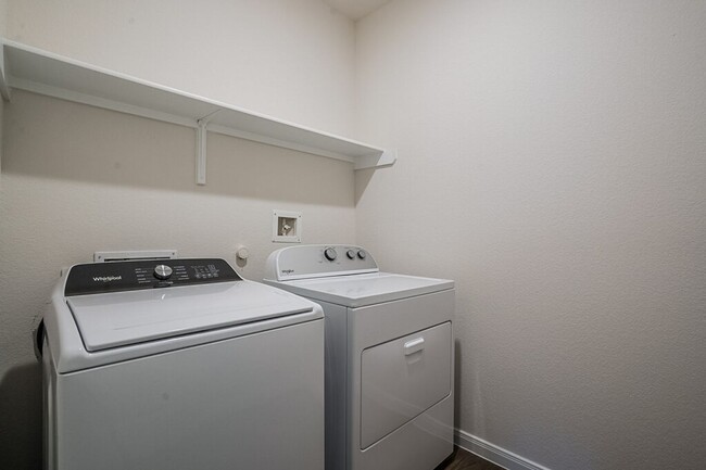 Building Photo - 224 Briggs Ln
