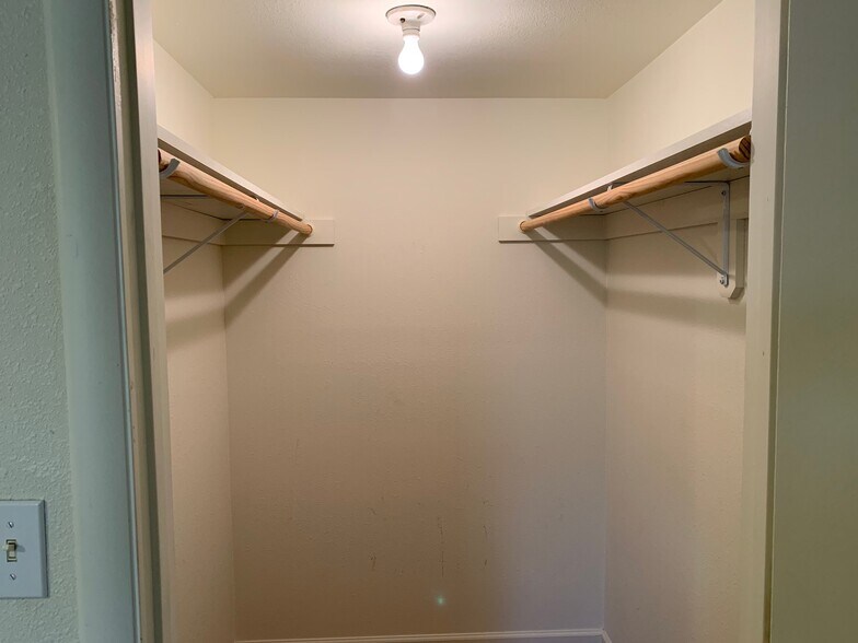 Building Photo - 737 Key City Dr