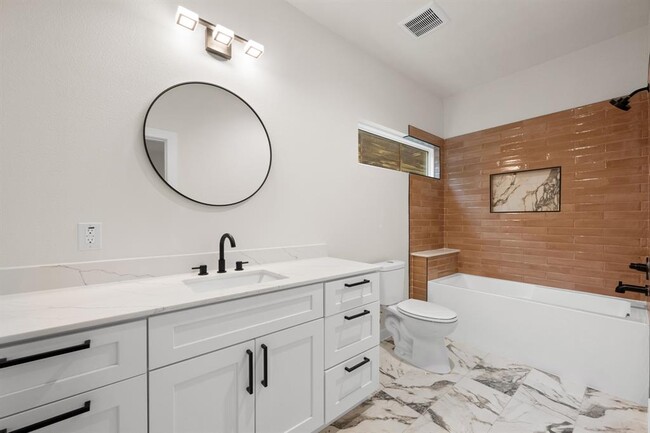 Building Photo - 2309 Montopolis Dr