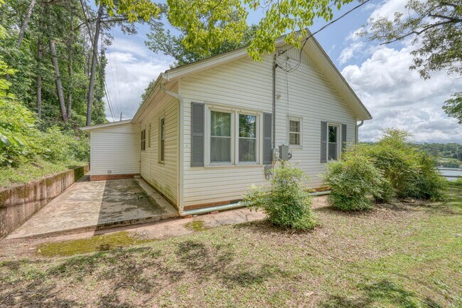 Building Photo - 131 Wonderview Dr