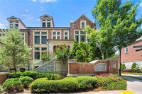 Building Photo - 2920 Hermance Dr NE