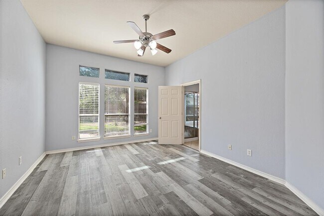 Building Photo - 11617 Glen Knoll Dr