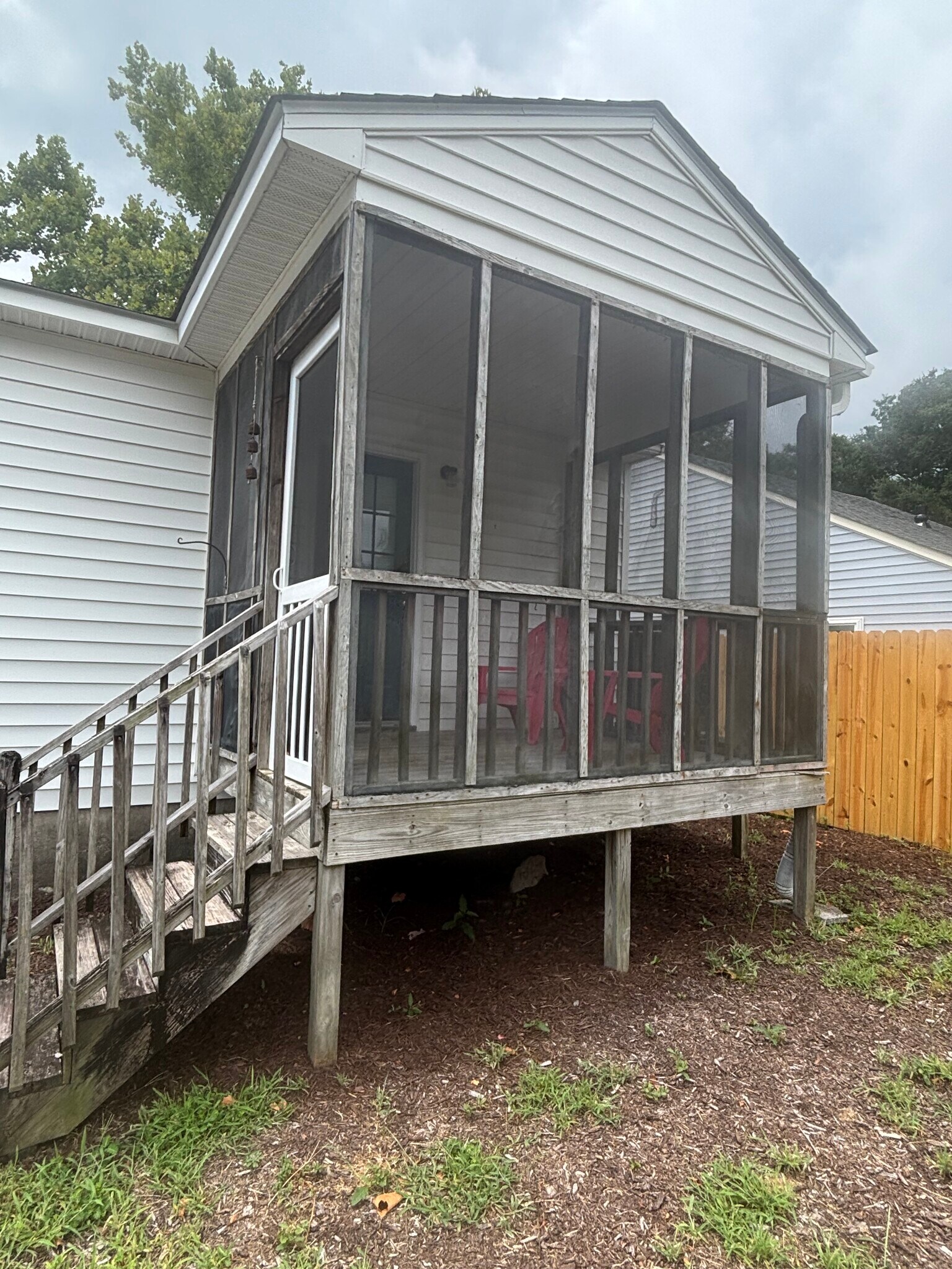 Screened in back porch - 4102 Winterberry Ct