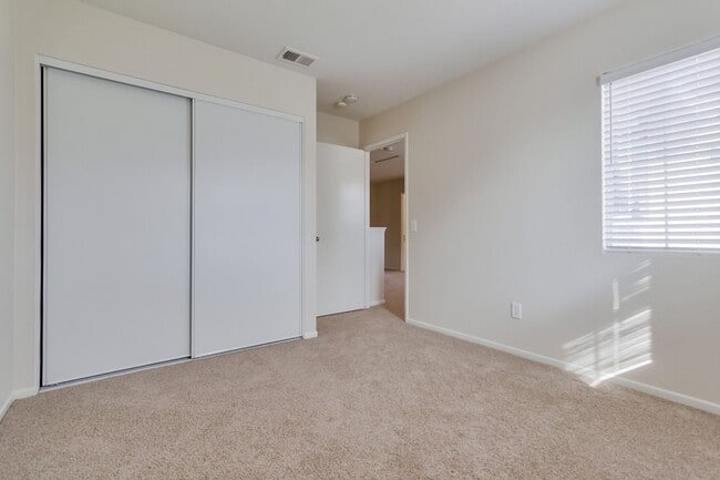 Building Photo - Gorgeous 4 Bedroom Santa Fe Hills Home With a Pool!