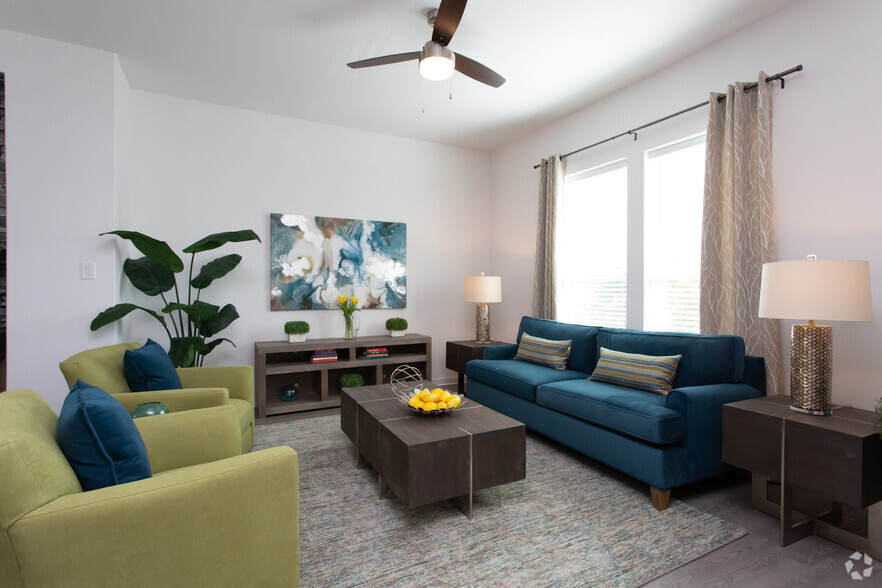 Primary Photo - Trailside Oaks Townhomes and Apartments